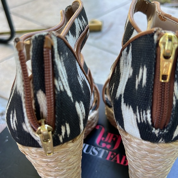 Just fab beautiful high platform, shoes, canvas, black, and brown - Picture 3 of 10